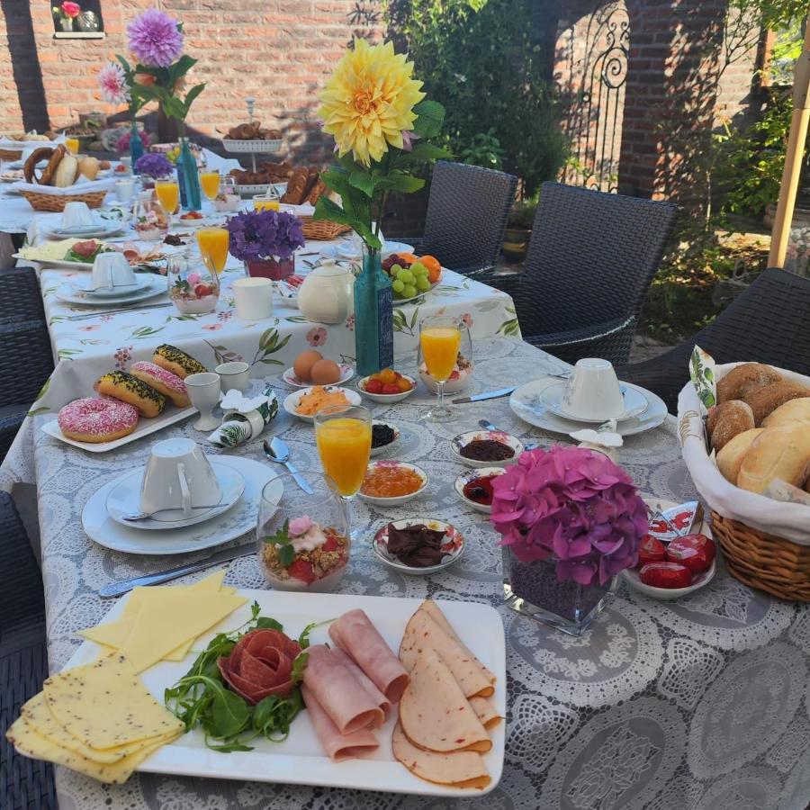 Bed and Breakfast La Rose Pelt Екстер'єр фото