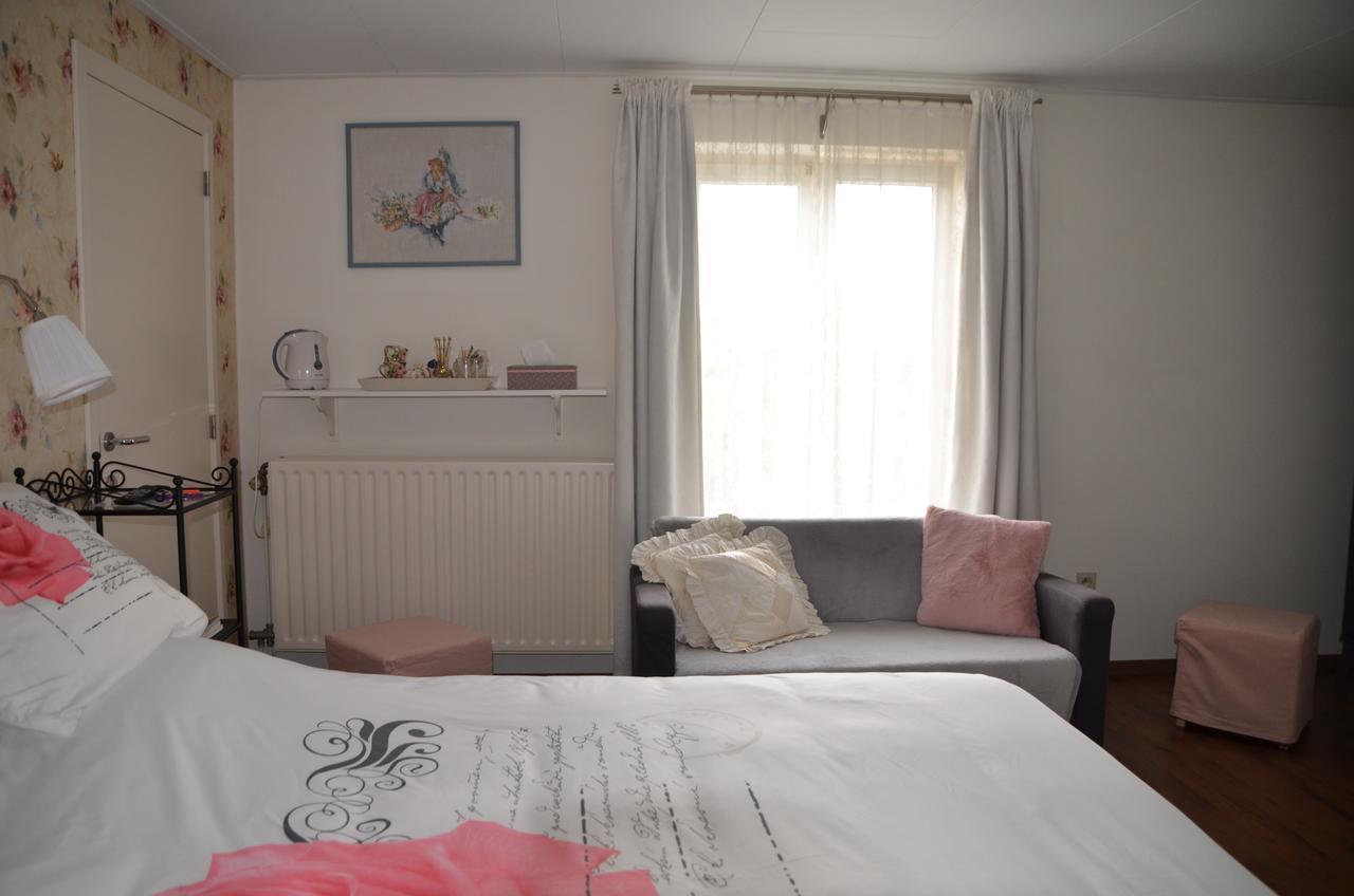 Bed and Breakfast La Rose Pelt Екстер'єр фото
