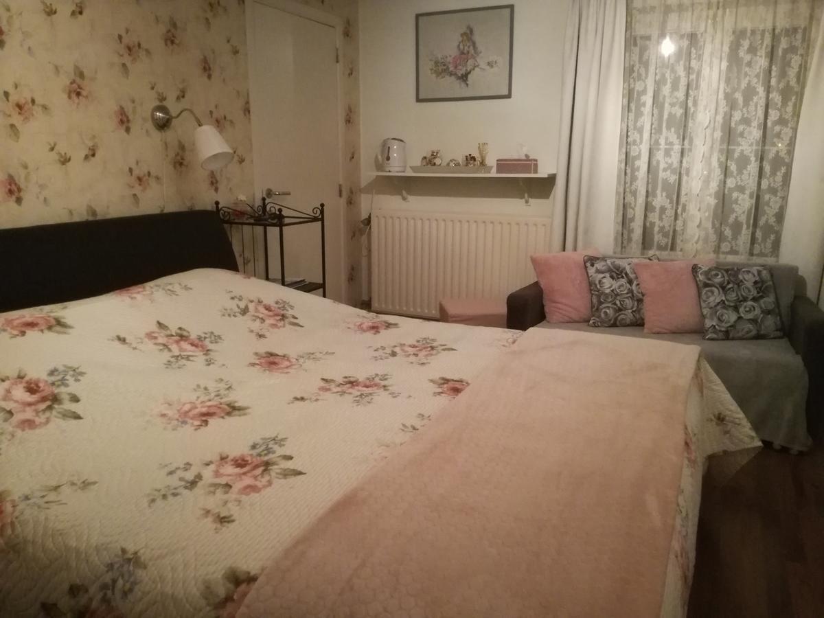Bed and Breakfast La Rose Pelt Екстер'єр фото