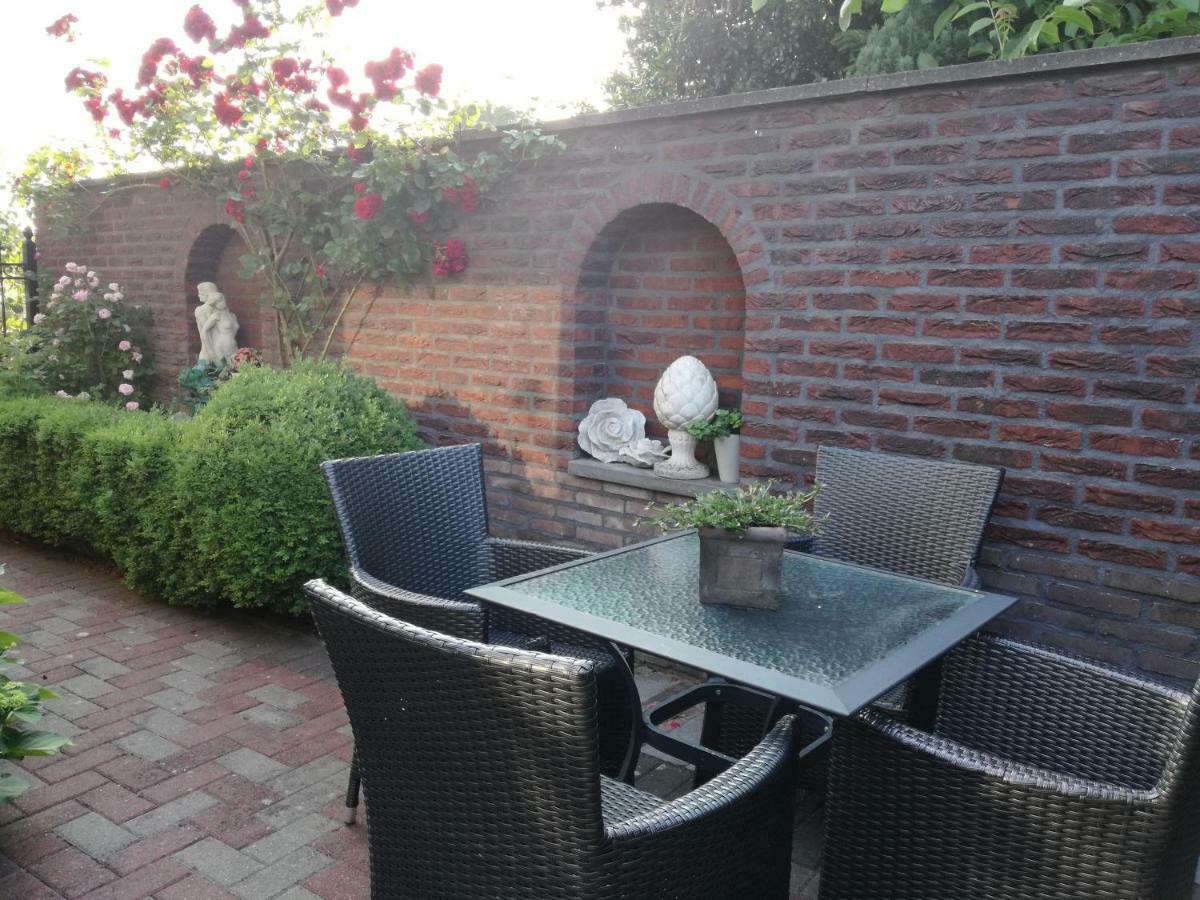 Bed and Breakfast La Rose Pelt Екстер'єр фото
