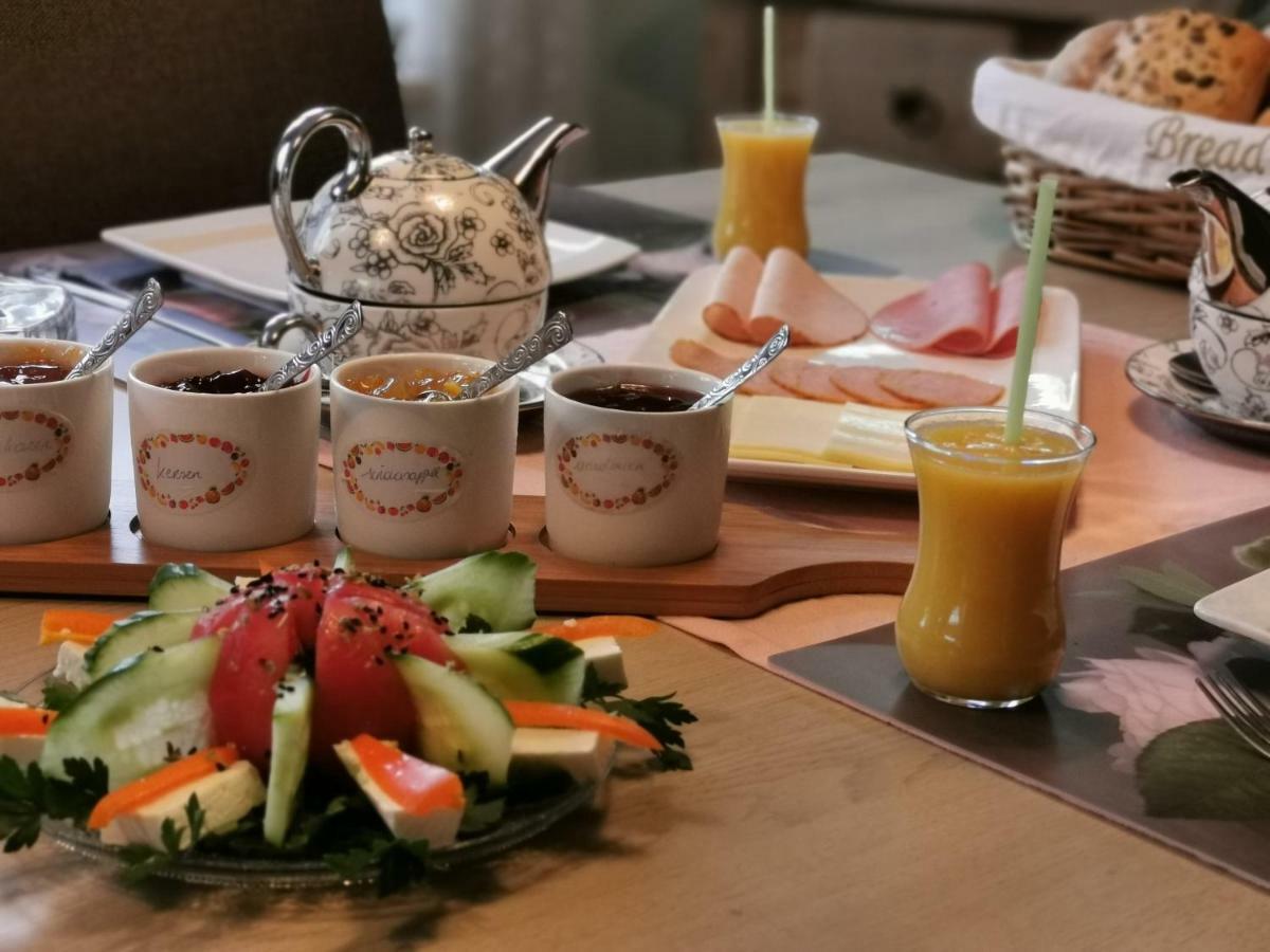 Bed and Breakfast La Rose Pelt Екстер'єр фото